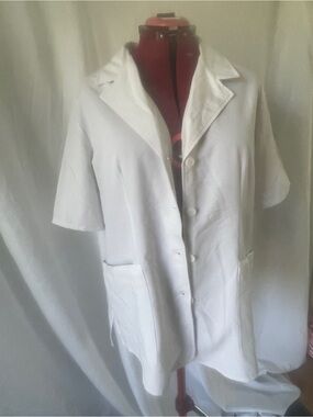 Classic White Short-Sleeve Button Front Lab Coat